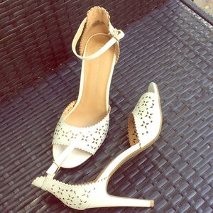 LC streamer White Heels